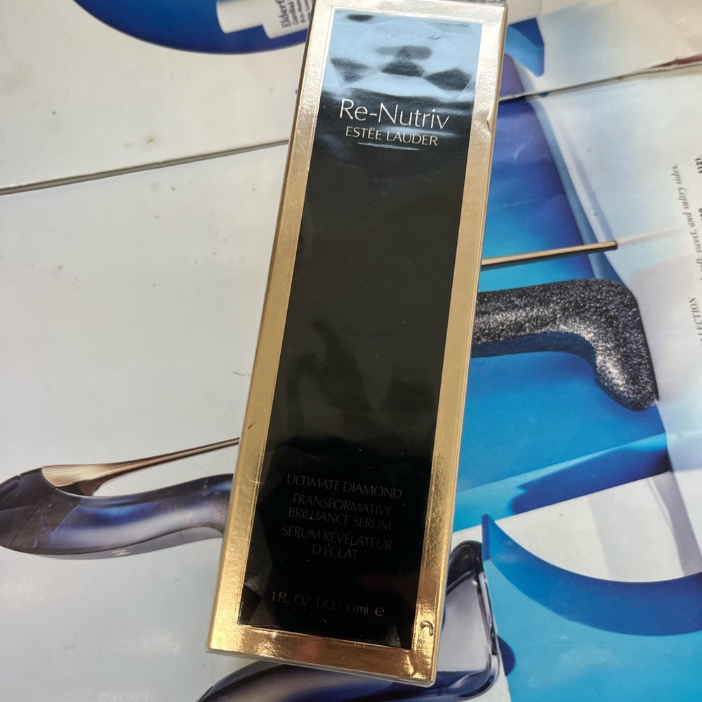 Estee Lauder Re-Nutriv Ultimate Diamond Transformative Brilliance Serum 30ml